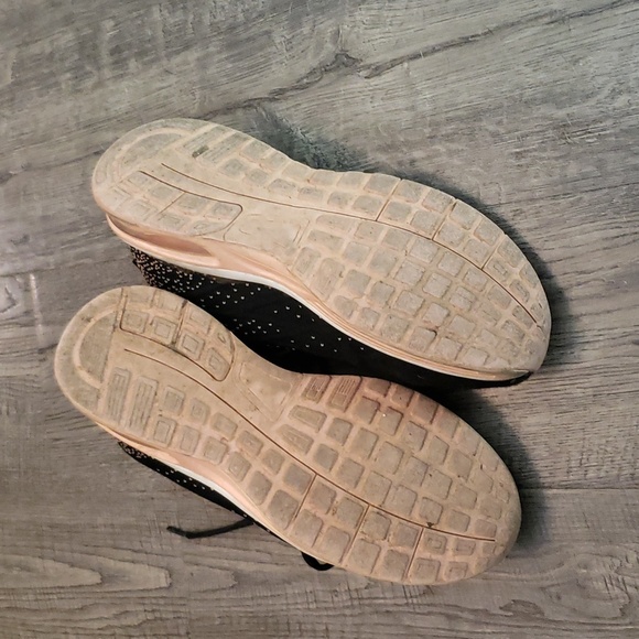 Running shoes - Picture 3 of 5